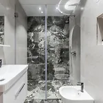 Apartment The Seaview Jacuzzi By Ps Golem (Tirana)