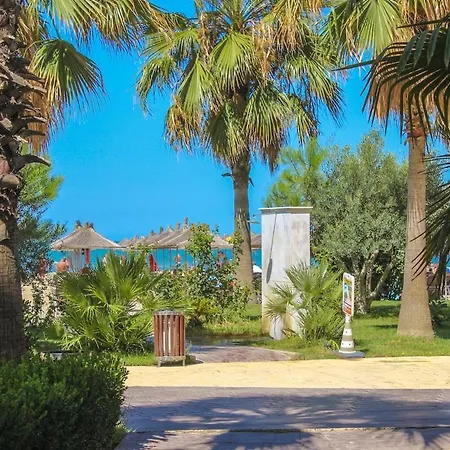 The Seaview Jacuzzi By Ps * Golem (Tirana)